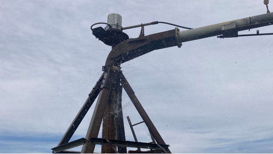 Image of water spewing from the pivot point causing a reduction in pressure