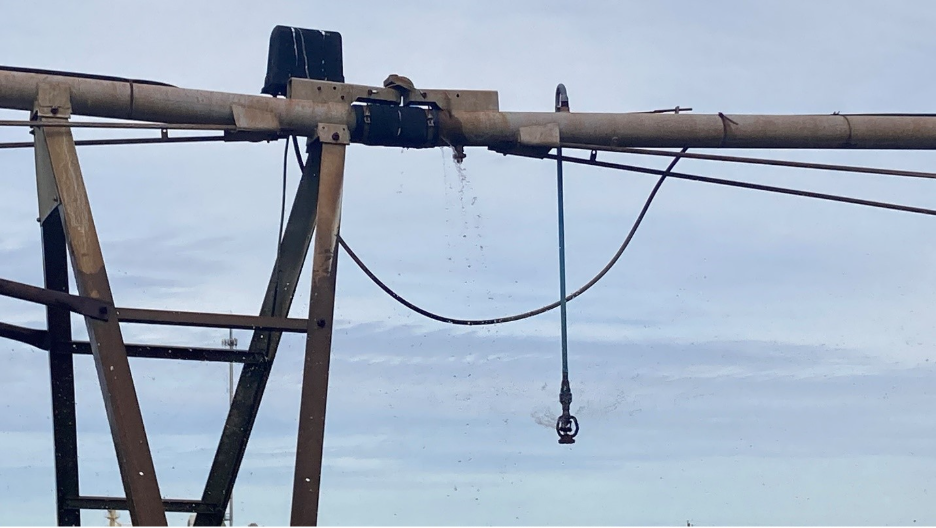 Image of the connection between spans leaking water